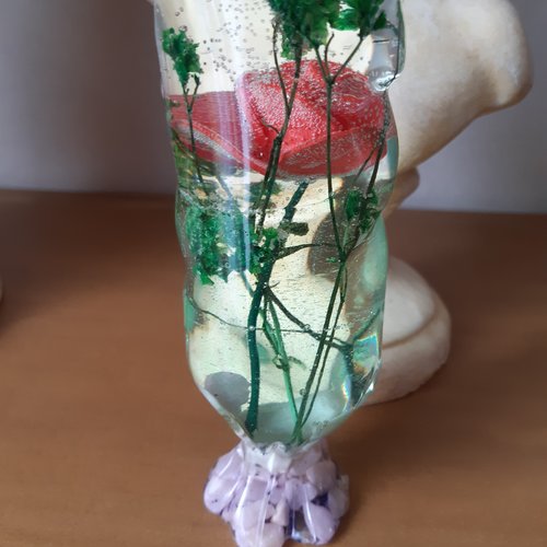 Vase en résine et fleurs séchées
