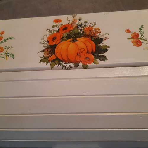 Boîte ou huche à pain relookée