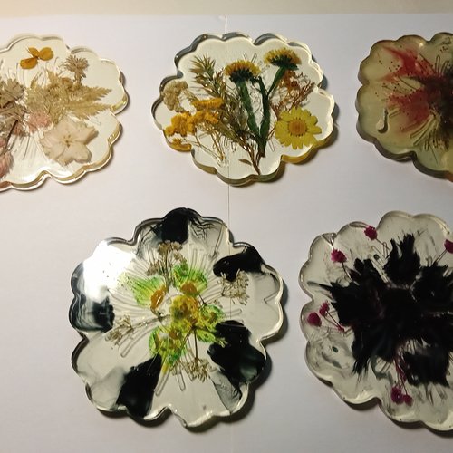 Lot de 5 dessous de verre en résine et fleurs séchées