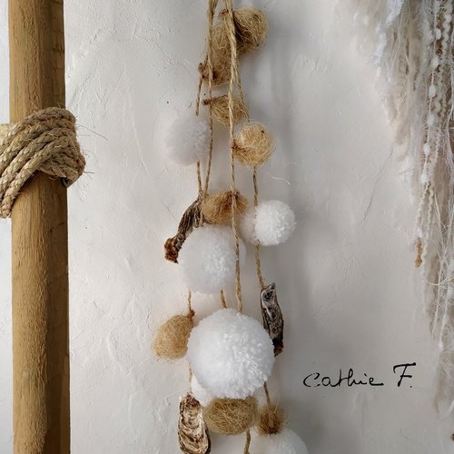 Guirlande pompons coquillages blanche