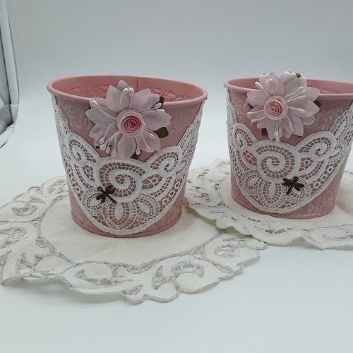 Cache pot en metal shabby chic romantique