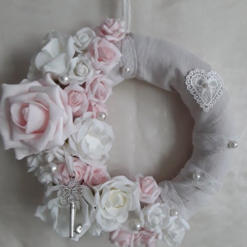 Couronne shabby  à suspendre, bouquet de roses