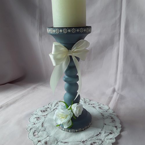 Bougeoir,porte cierge, romantique chic, bois peint gris bleu,avec bougie