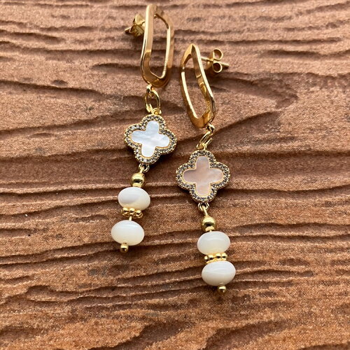 Collection fêtes - boucles modernes chic tendance en plaqué or, nacre et coquillage naturel