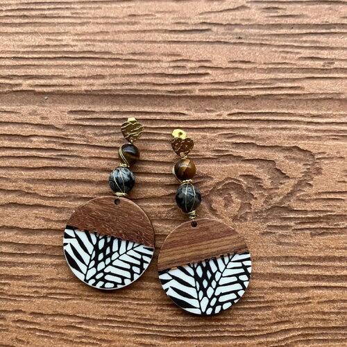 Boucles ethniques chic en résine et bois, semi précieuse jaspe gris noir et œil de tigre marron