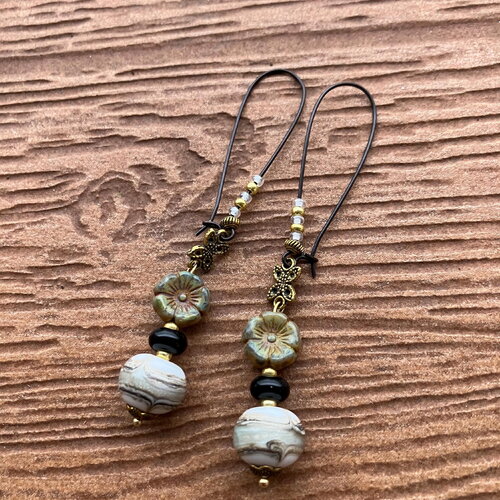 Boucles, longues boucles romantiques, verre filé d art, verre tchèque, cuivre oxydé