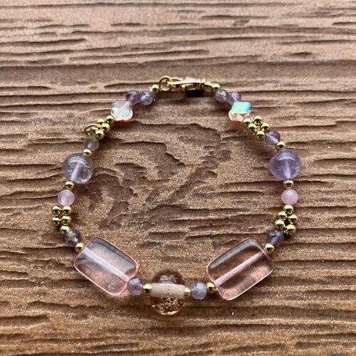 Bracelet chic semi précieuse amétrine, cacoxenite, quartz rose, plaqué or, verre filé d art et verre tchèque