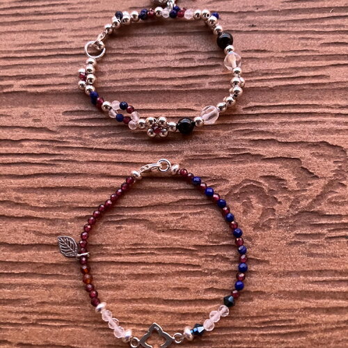 Ensemble bracelets originaux semi précieuse lapis lazuli, cristal de roche, onyx, grenat