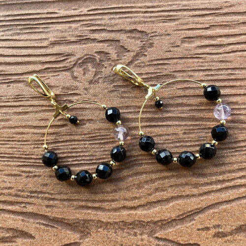 Créoles modernes semi précieuse onyx noir facette, ametrine et plaqué or