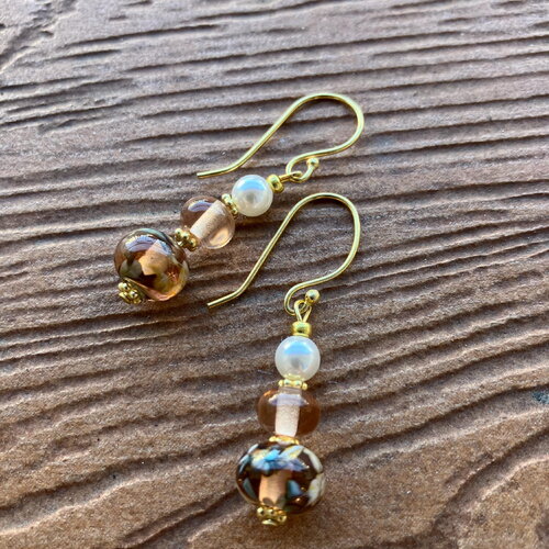 Boucles chic en verre filé au chalumeau et nacre swarovski