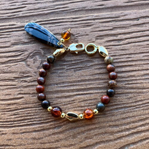 Bracelet semi précieuse jaspe brèchique rouge et obsidienne flocon de neige, plaqué or