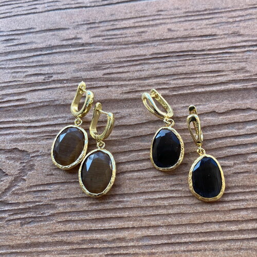 Boucles dormeuse plaqué or et cristal option 1 œil de tigre option 2 onyx