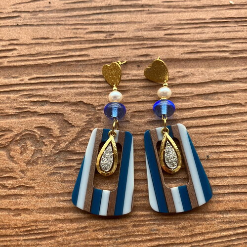 Boucles bohème chic bi matière résine et bois bleu marron, perle de culture et verre filé