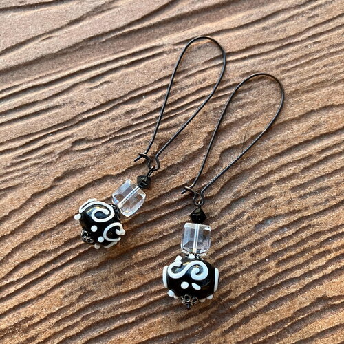 Boucles, longues boucles noires et blanches, verre filé d art, cristal swarovski, cuivre