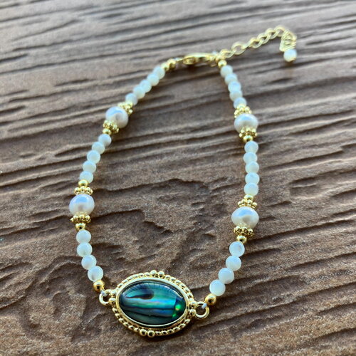 Bracelet chic pierres nacre naturelles et perles de culture, connecteur en ormeau