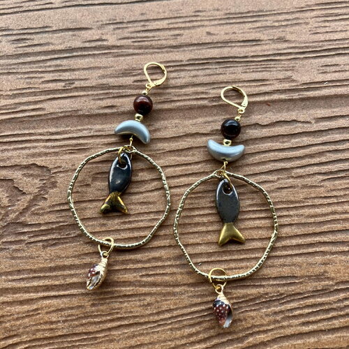 Longues boucles dépareillées originales poissons et coquillages