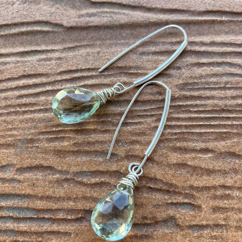 Boucles d oreille en argent 925 et semi précieuse goutte améthyste vert pale