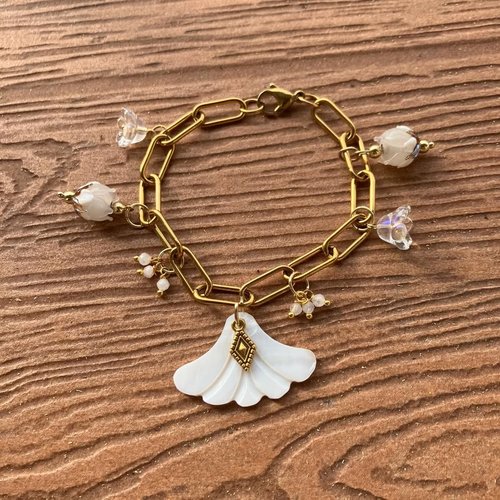 Bracelet maille bohème chic or et blanc en acier, verre vintage, semi précieuse jade et verre filé d art et nacre naturelle