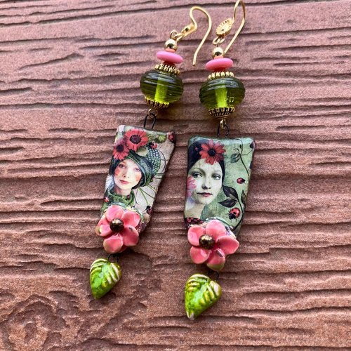 Boucles pendantes printanières artistiques en céramique et verre filé d art