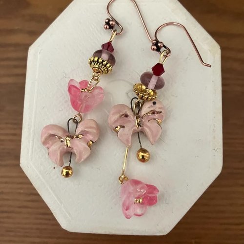 Boucles bohème chic romantiques en céramique d art et verre filé