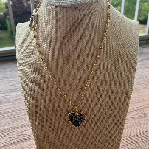 Collier court plaqué or 18 carats avec son pendentif cœur en plaqué or et cz pavé circons noirs