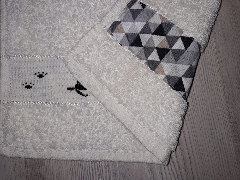 Serviette de toilette broderie point de croix - Un grand marché