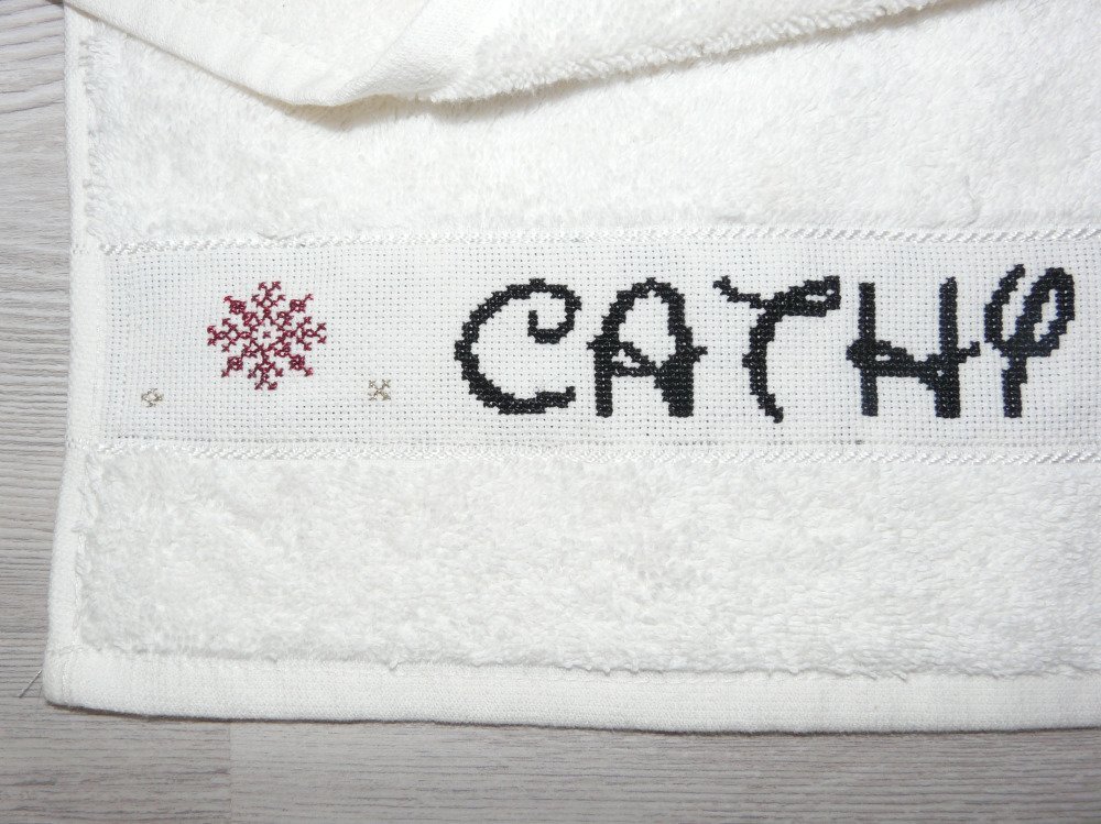 Serviette de toilette broderie point de croix - Un grand marché