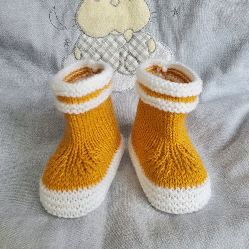 Chaussons bottes de pluie jaune golden en laine spéciale layette, tricot fait main, pour bébé de 0 à 6 mois