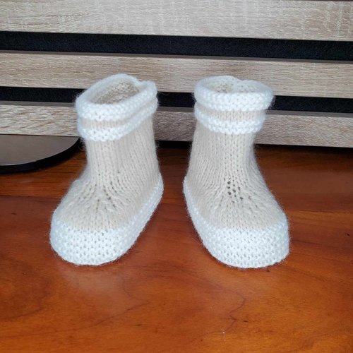 Chaussons bottes de pluie beige grège en laine spéciale layette, tricot fait main, pour bébé de 0 à 3 mois