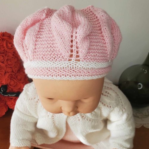 Béret pour bébé rose et blanc en laine spéciale layette et tricoté à la main, taille 0-3 mois