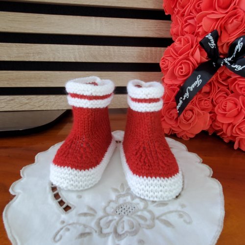 Chaussons bottes de pluie rouge cerise en laine spéciale layette, tricot fait main, pour bébé de 0 à 3 mois
