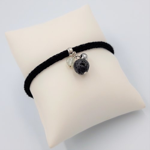 Vendu - bracelet noir au tricot, 3 perles