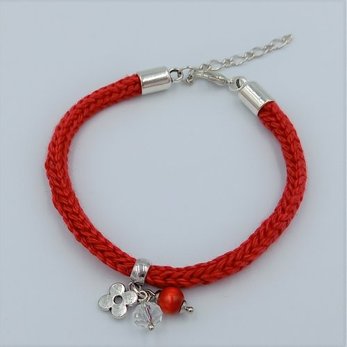 Bracelet rouge vif au tricot - petite fleur