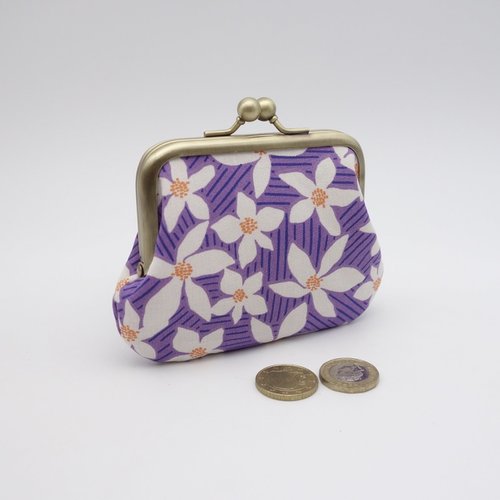 Petit porte-monnaie à fermoir en métal - marguerites sur fond violet - 2 sections pour cartes et monnaie