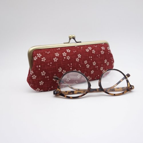 Étui à lunettes à  fermoir clic-clac - tissu japonais rouge terracotta - motif sakura - petite trousse à crayons