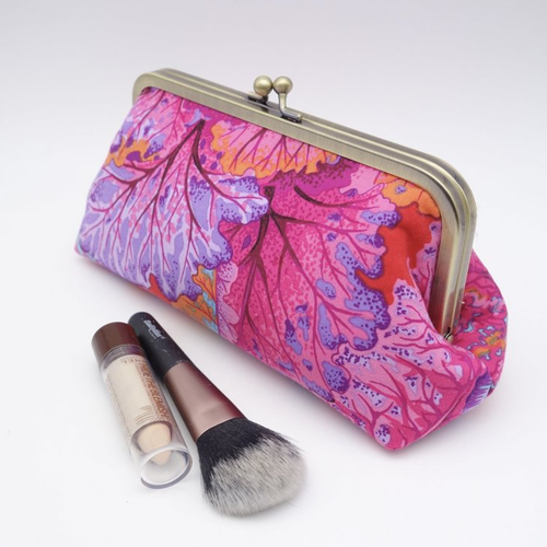 Trousse à fermoir en métal, tissu brassica du créateur kaffe fassett pou rowan fabrics - pochette de rangement pour maquillage
