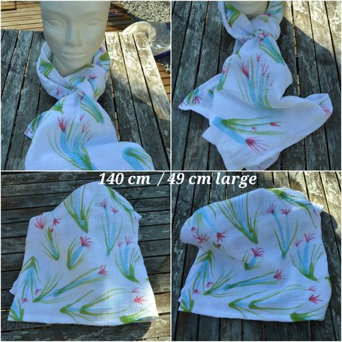 Foulard , coton blanc, fleurs de couleurs ,1.38m/48cm