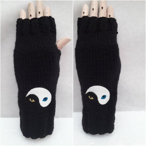 Mitaines ,  gants , ouverture pouces , chausse-pouls , ying yang, chat ,  noir, blanc,  yeux , broder,  5cm, mitaines ,  21cm , jersey
