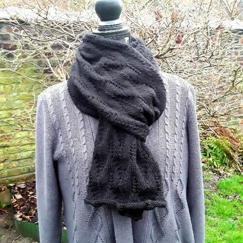 Écharpe noire laine acrylique mixte , 30 cm / 1.80 m , tricot ,