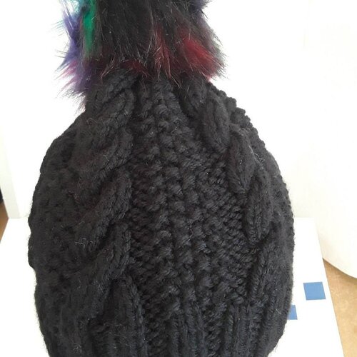 Bonnet , noir , laine , pompon, coloré