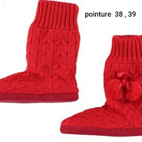 Chaussons , grandes chaussettes , rouges , laine , semelles antidérapantes , 38/39 , pompons , doublée mohair