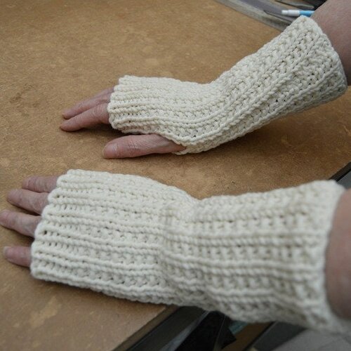 Mitaines , gants sans doigts , ouverture pouces , blanc , cassé , laine , 24 cm