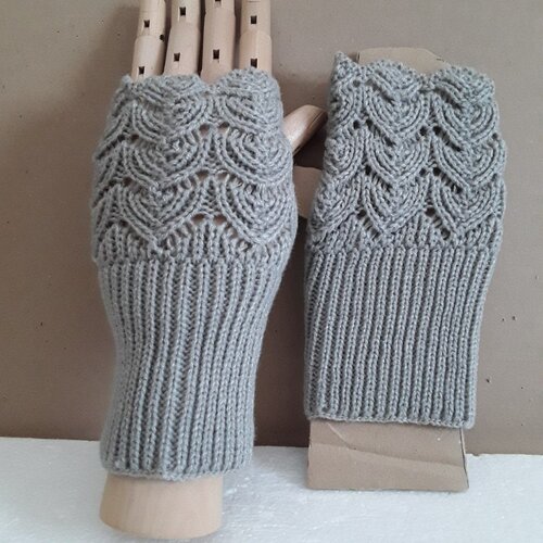 Mitaines, gants sans doigts, gris clairs,  , laine , acrylique , ajourés , 16 cm