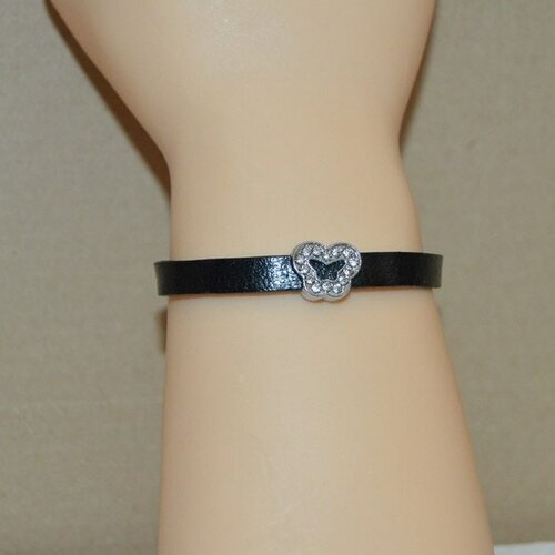 Bracelet simili cuir plat noir,  7 mm haut, perles, faux strasses ,papillon , passant,  15 cm, + 5 cm chaine ajustable,