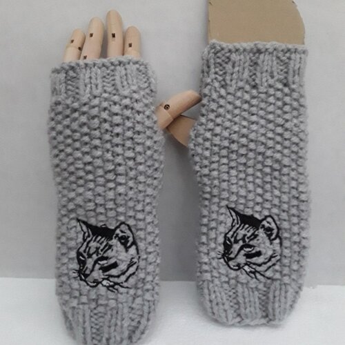 Mitaines , gants sans doigts , ouverture pouces , chausse-pouls , gris , claires, 22 cm, tete de chat , noir , broder, laine acrylique