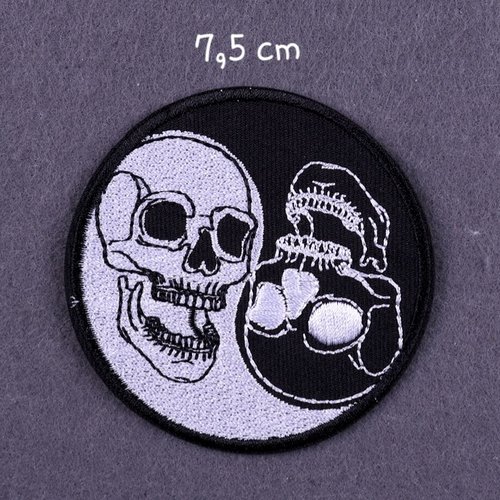 Patch thermocollant crânes ying yang , coton , broder , 7.5 cm