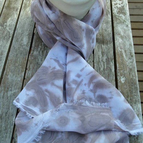 Foulard , brun ,voile peint 40 cm/1.44m large