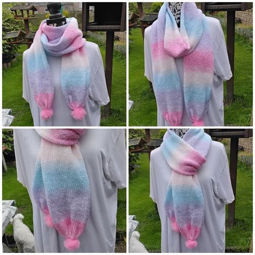 Écharpe tricot , acrylique , doux , rose , bleu , mauve , blanc 220 cm /14 cm pompons roses