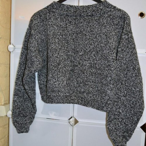Pull noir chiné ,court femme , pull tricoté
