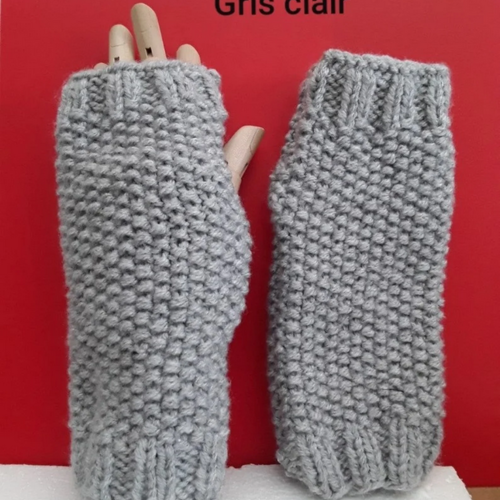 Mitaines gris clair , 20 cm , acrylique , gants sans doigts ouverture pouces